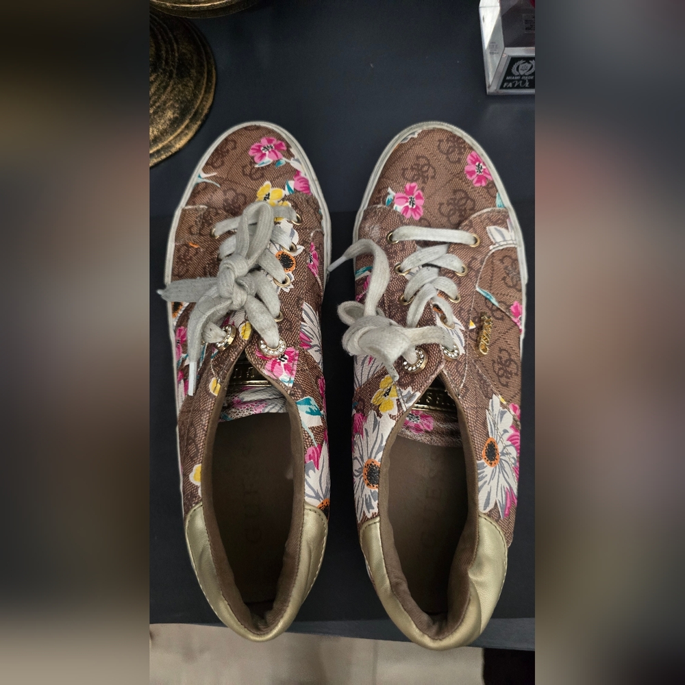 GUESS Womens Loven Sneaker Brown Size 10 - Picture 4 of 5